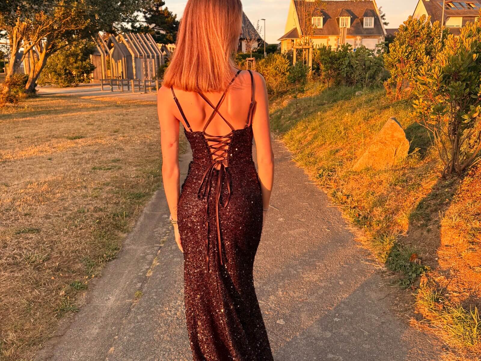 Robe longue noire à paillettes